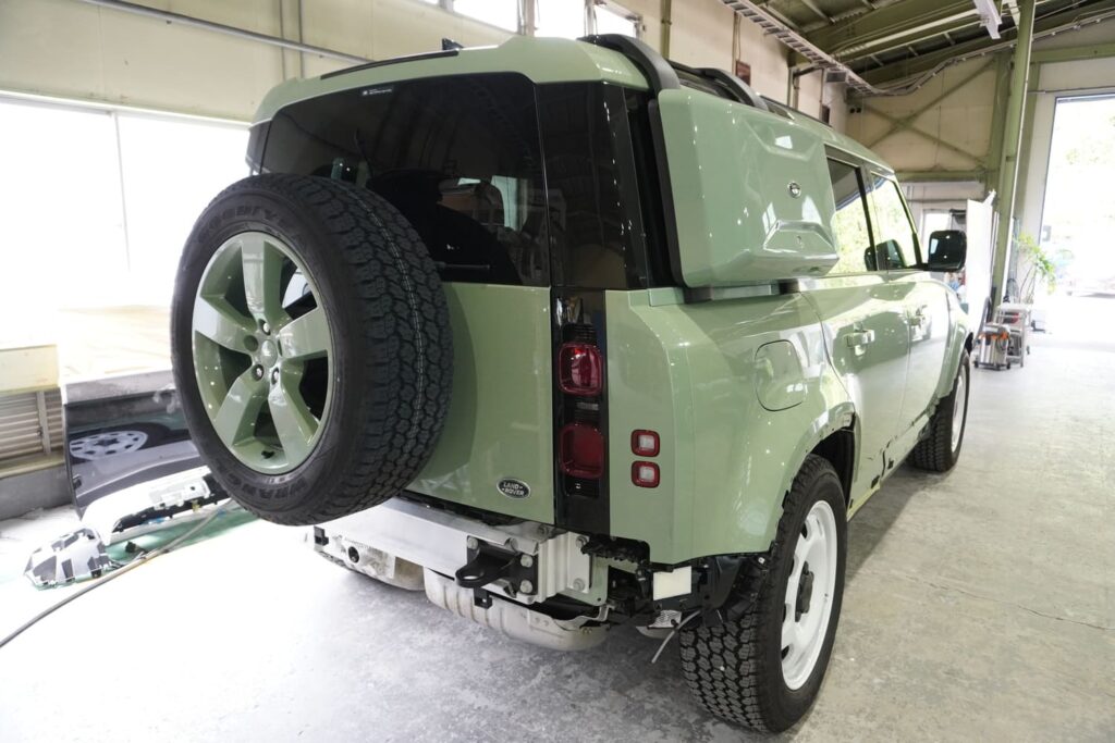 カラーカスタム
車の板金塗装
富山
ディフェンダー
車の色
車の塗装
色を変える
カラクル