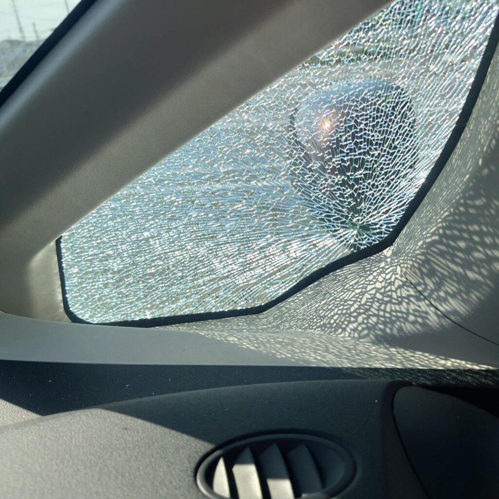 富山
カラクル
車のガラス
修理
板金塗装
車の事故
保険適応
ガラス交換
フィット
車の塗装
車の傷