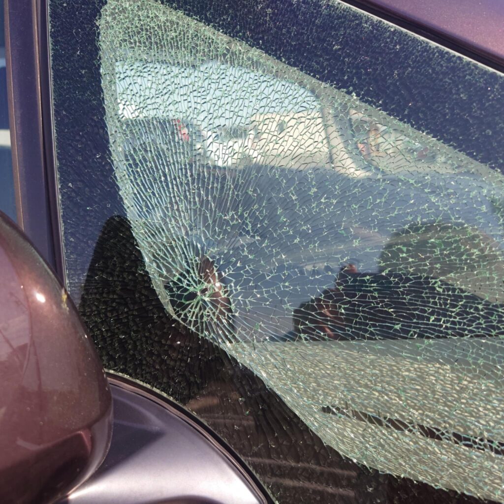 富山
カラクル
車のガラス
修理
板金塗装
車の事故
保険適応
ガラス交換
フィット
車の塗装
車の傷